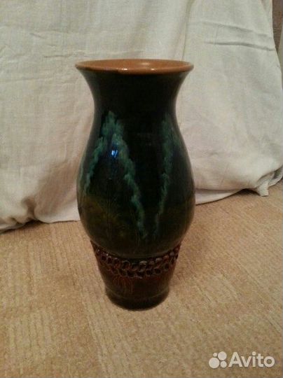 Старинная глиняная ваза