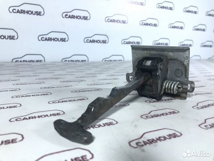 Ограничитель двери передний левый Peugeot 308 1.6