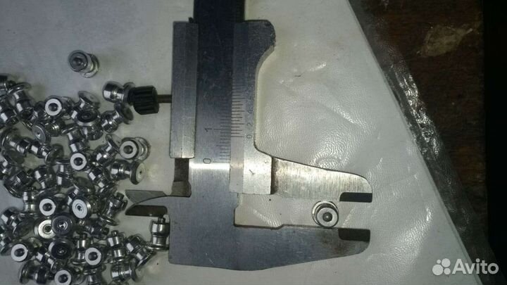 Шипы для шин противоскользящие