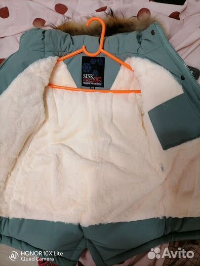 Продам новую тёплую куртку на 104 рост на девочку