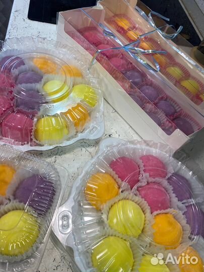 Моти и меренговый рулет на заказ