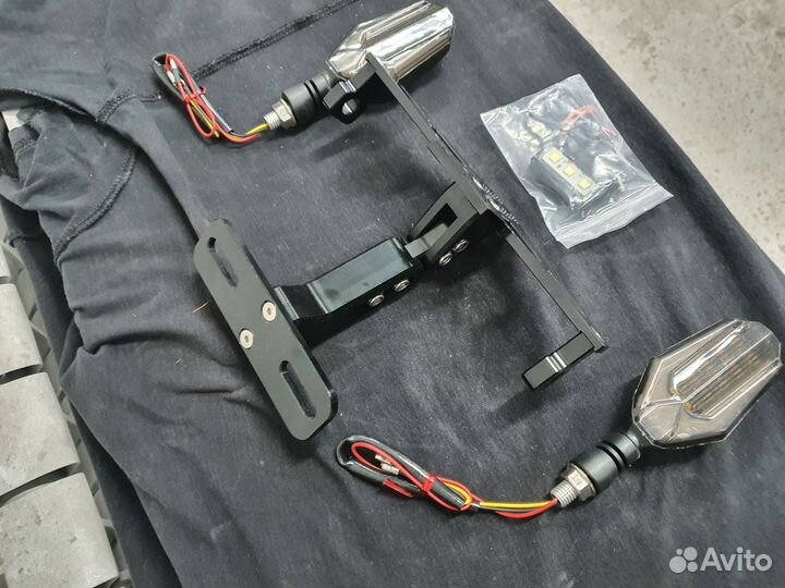 Крепление номера для мотоцикла с поворотниками