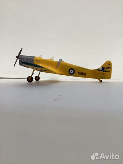 Модель самолета Майлс М14