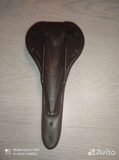 Велосипедное кожаное седло