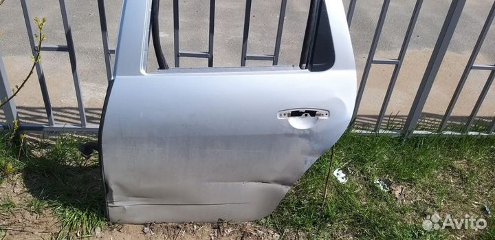 Дверь задняя левая renault duster