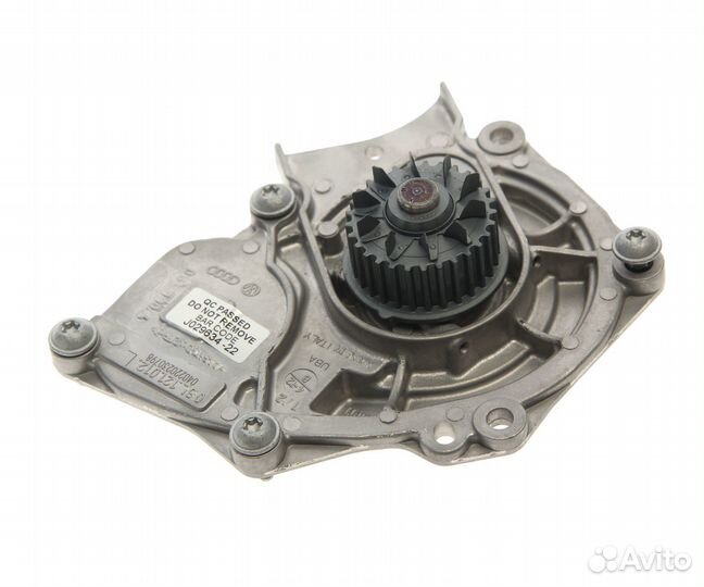 Насос водяной audi A1,A3,A4 skoda Octavia (12) OE