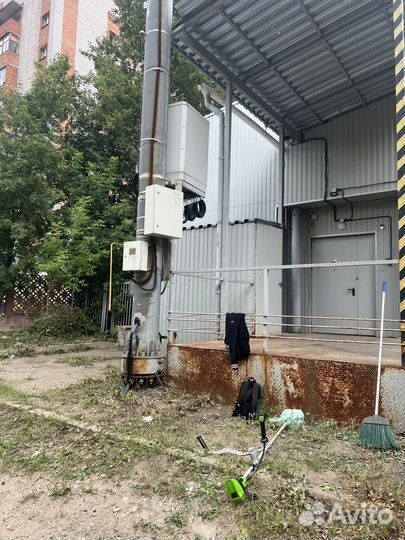 Покос травы триммером