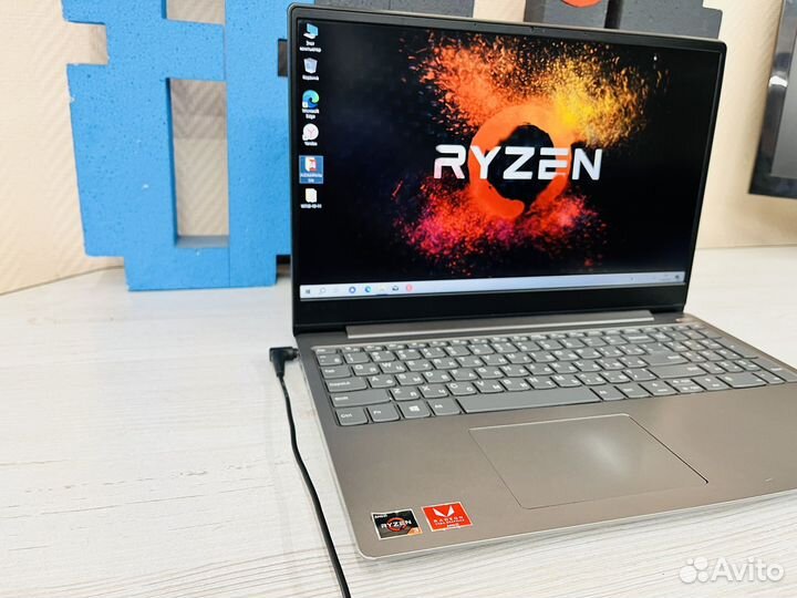Мощный Lenovo Ryzen 3 8gb IPS