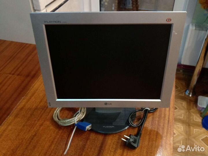 Монитор LG flatron l1530s