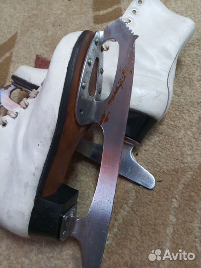 Коньки фигурные 38 размер