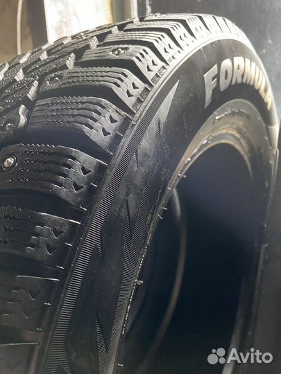 Pirelli Formula Ice 225/65 R17 102T