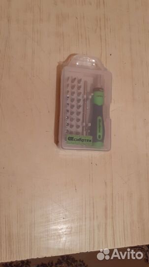 Набор бит и торцевых головок с реверсив. отверткой