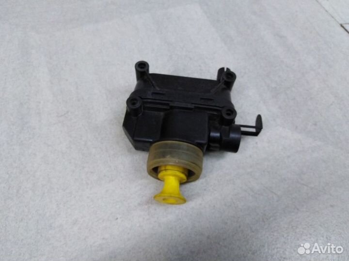 Активатор замка багажника