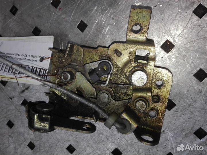Замок двери передней правой Opel Kadett E