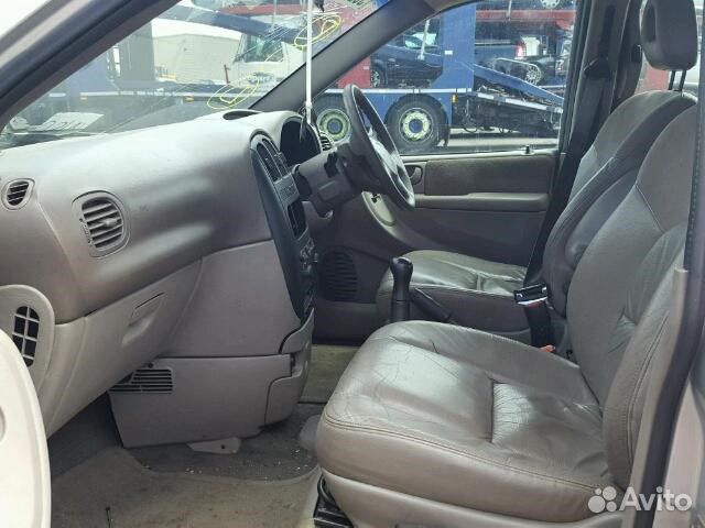 Разбор на запчасти Chrysler Voyager