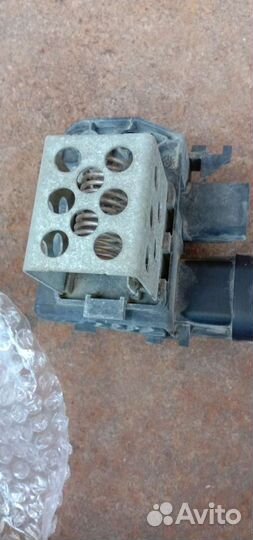 Резистор вентилятора охлаждения Peugeot 308