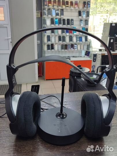 Беспроводные наушники Sony MDR-RF810RK