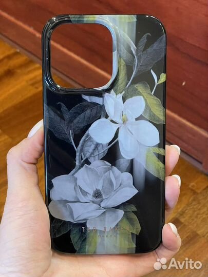 Продам чехол для iPhone 13 Pro