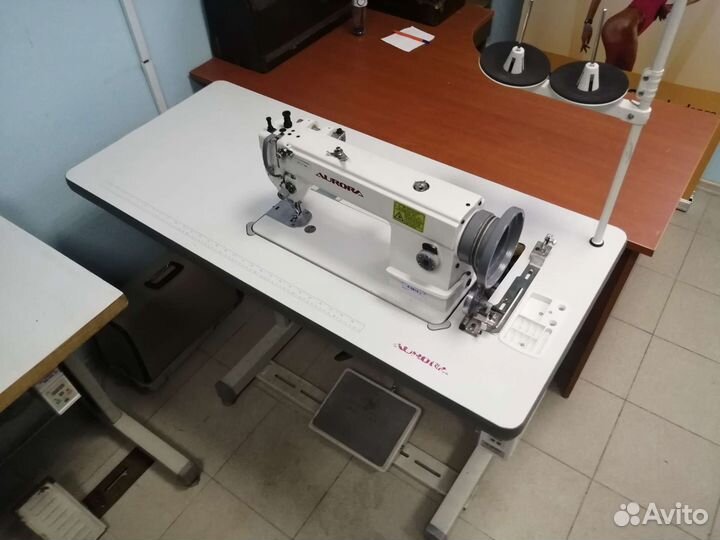 Швейная машина с тройным продвижением Aurora