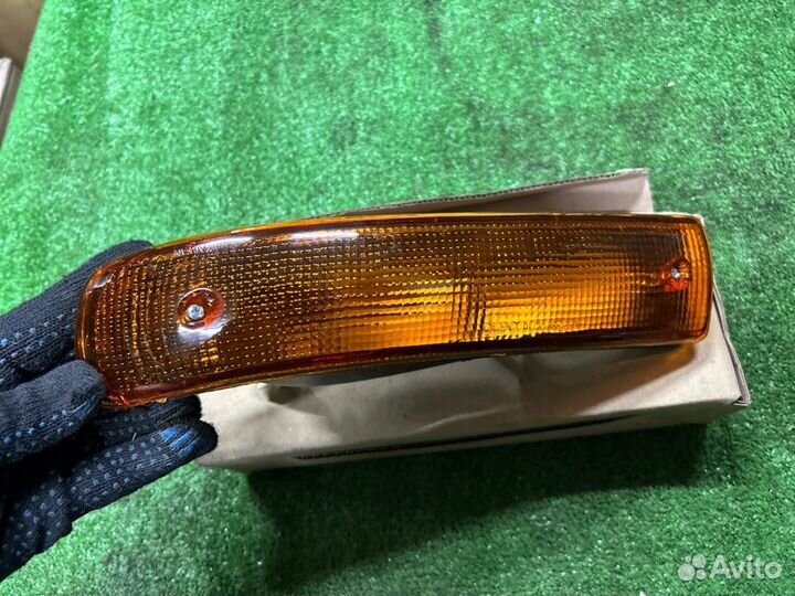 Повторитель поворота в бампер передний правый