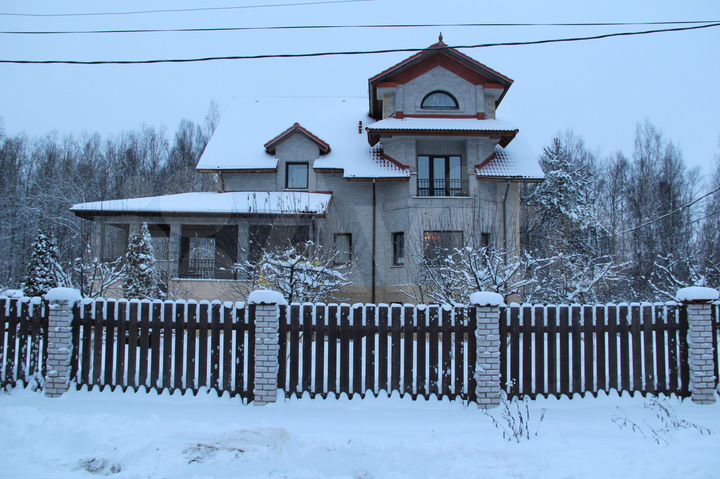 Коттедж 316 м² на участке 16 сот.