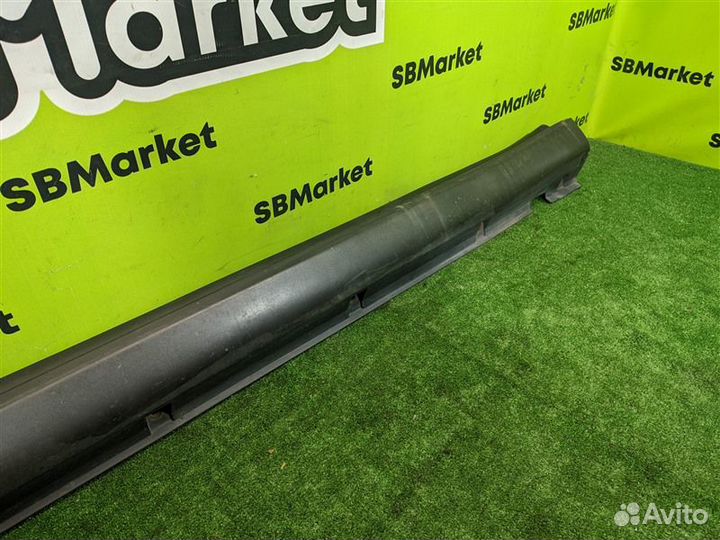 Порог пластиковый (внешний) левый Infiniti Fx35