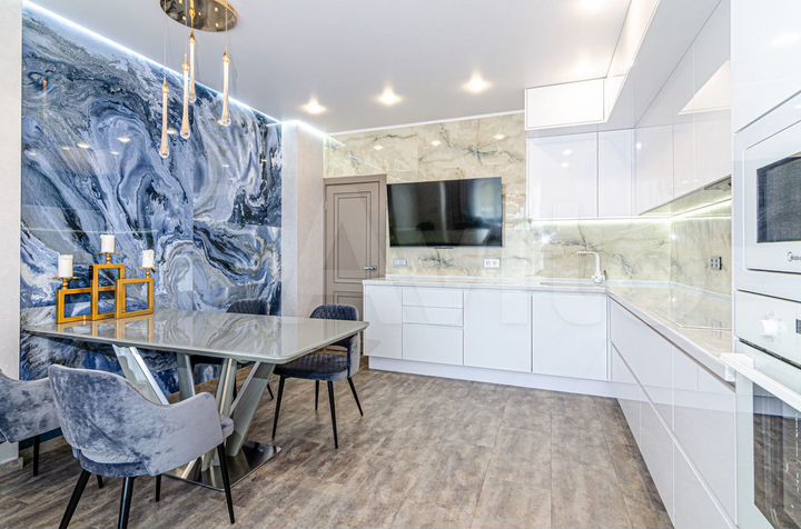 3-к. квартира, 80 м², 8/12 эт.