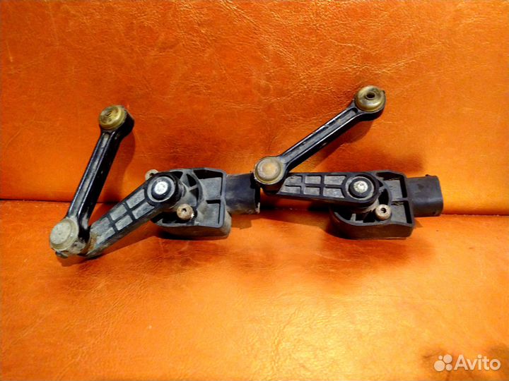 Датчик уровня подвески задний Audi Q7 7L0616571D