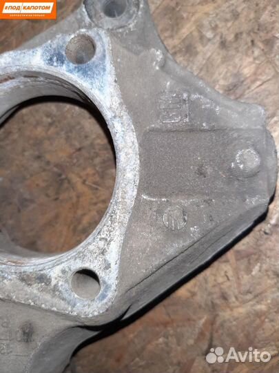 Кулак передний правый Chevrolet Cruze рест