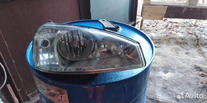 Продам правую фару калина