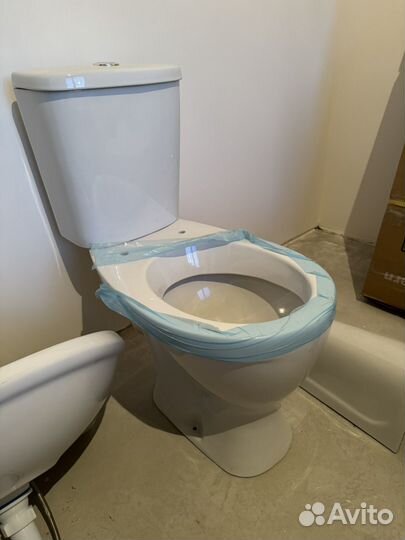 Унитаз с бачком новый