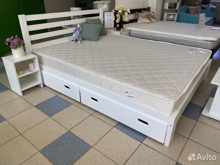 Кровати из массива сосны