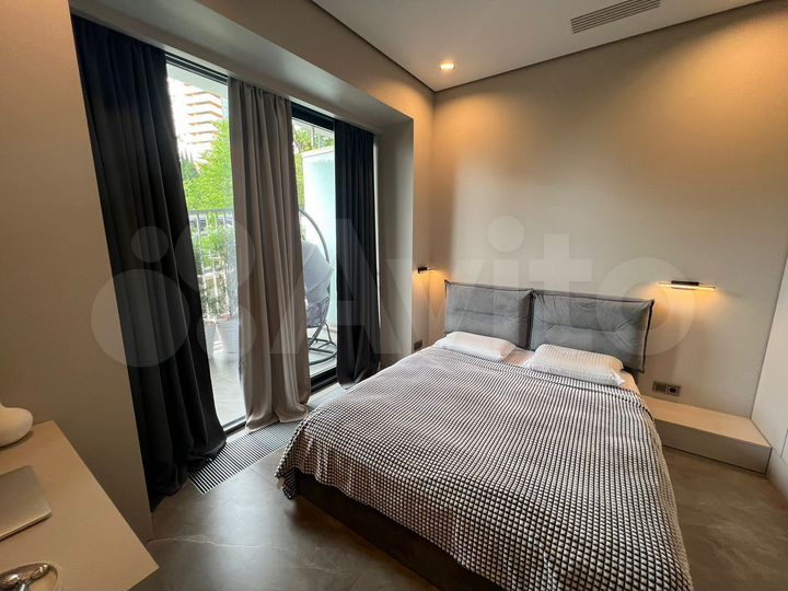 3-к. апартаменты, 90 м², 1/26 эт.