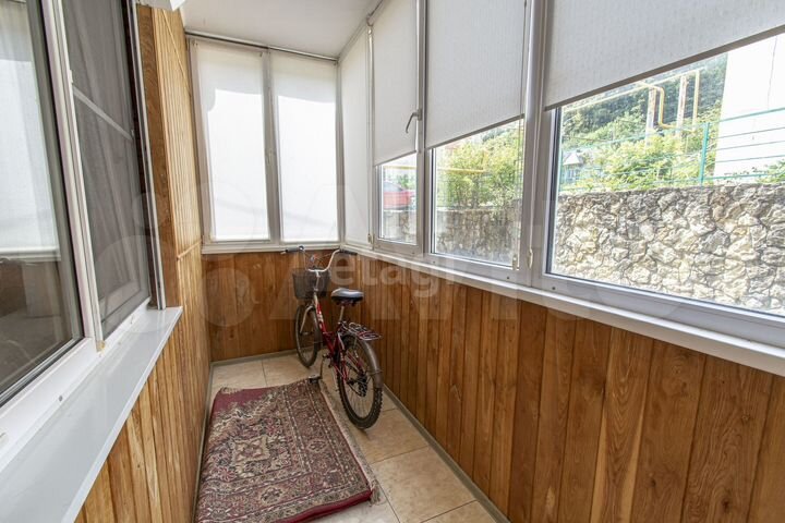 2-к. квартира, 63 м², 1/4 эт.