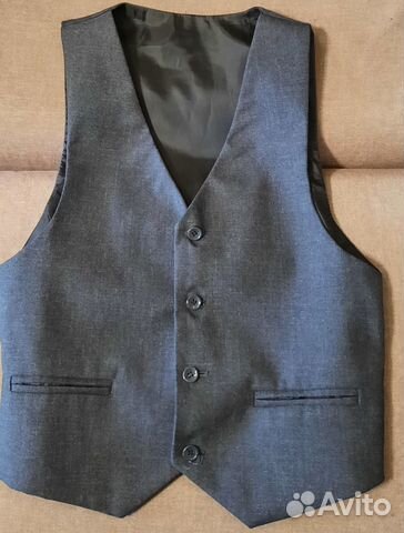 Жилет для мальчика новый