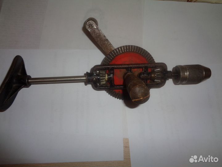 Мех.дрель,и насадка под сверла