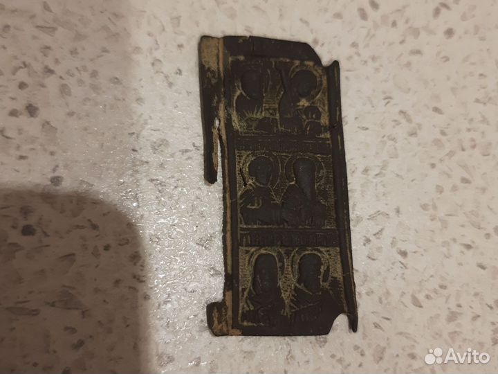 Святой складень найденный у древнего монастыря