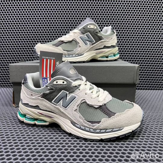 Кроссовки New Balance 2002R