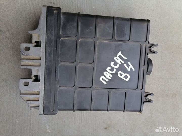 Блок управления двигателем VW Passat B4 1994-1996