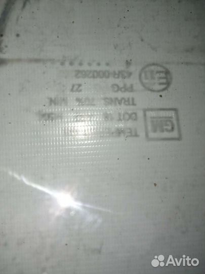 Opel Meriva стекло левой передней двери