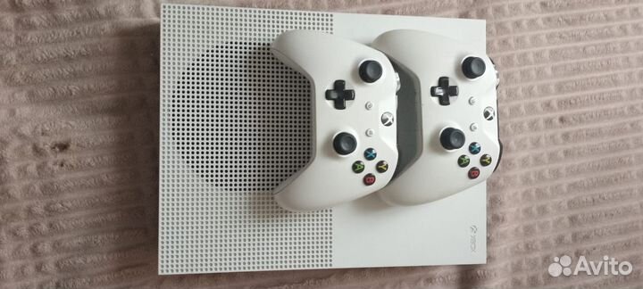 Xbox one s 1tb с играми