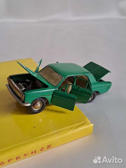 Модель автомобиля-Волга Газ24, модель-А14