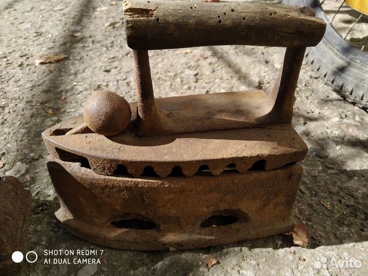 Утюги старинные