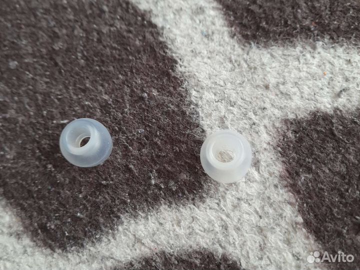 Проводные наушники с дополнительными подушками