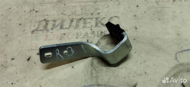 Кронштейн (сопут. товар) VW Passat (B7) 2011-2015