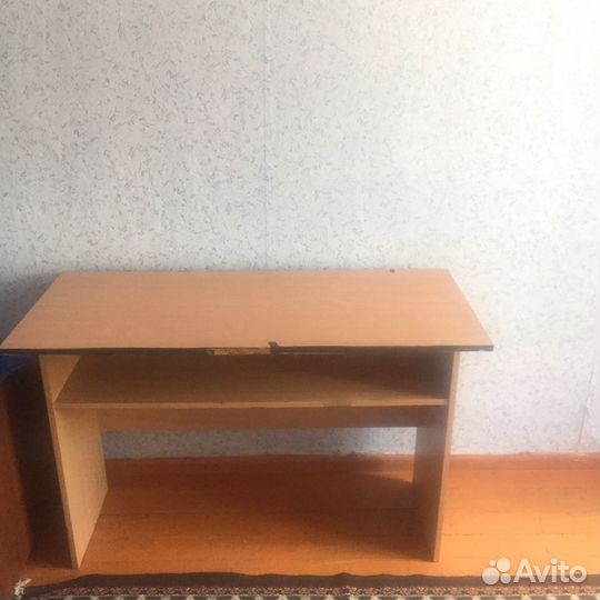 Письменный стол