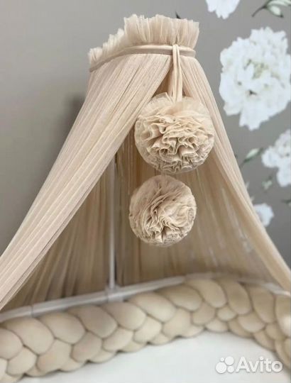 Балдахин на кроватку для новорожденного