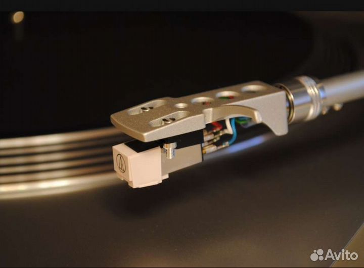 Виниловый проигрыватель