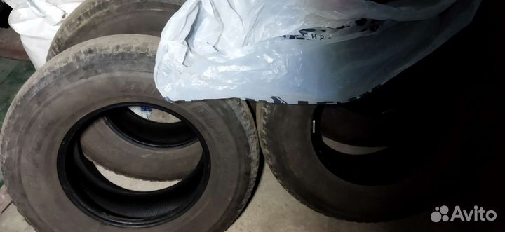 Bridgestone Dueler H/T 265/70 R16