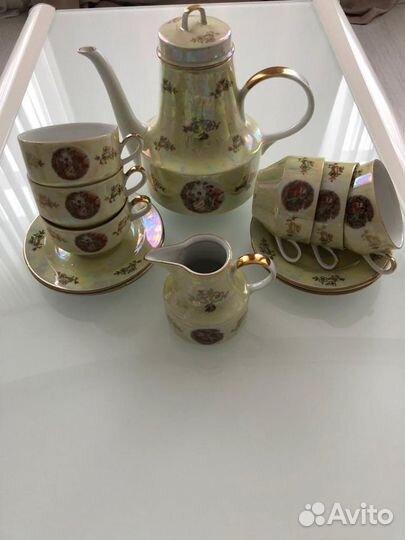 Сервиз кофейный Мадонна гдр и стаканы хрустальные